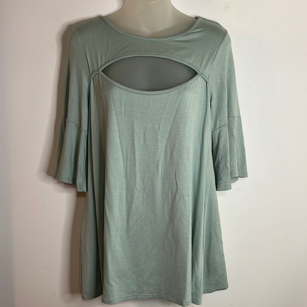 Entro Sage Green Cut-Out Keyhole Knit Tunic Top Flare Sleeve Boho Size M